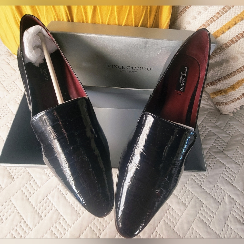 Vince Camuto Glossy Black Croc-Embossed Loafers Size 11